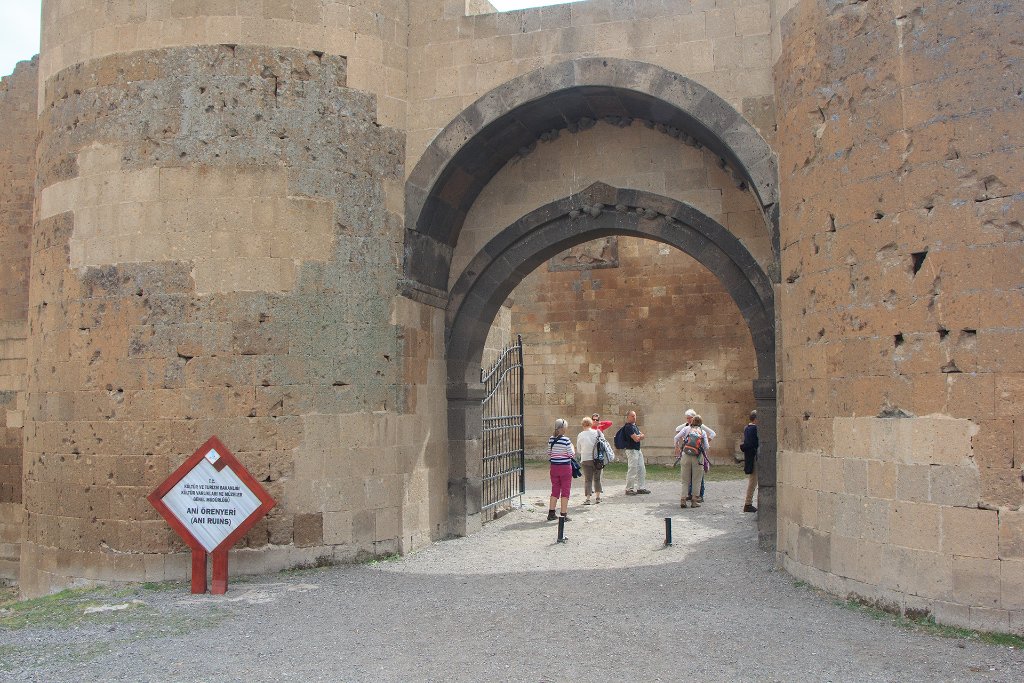 07-Entrance of Ani ruins.jpg